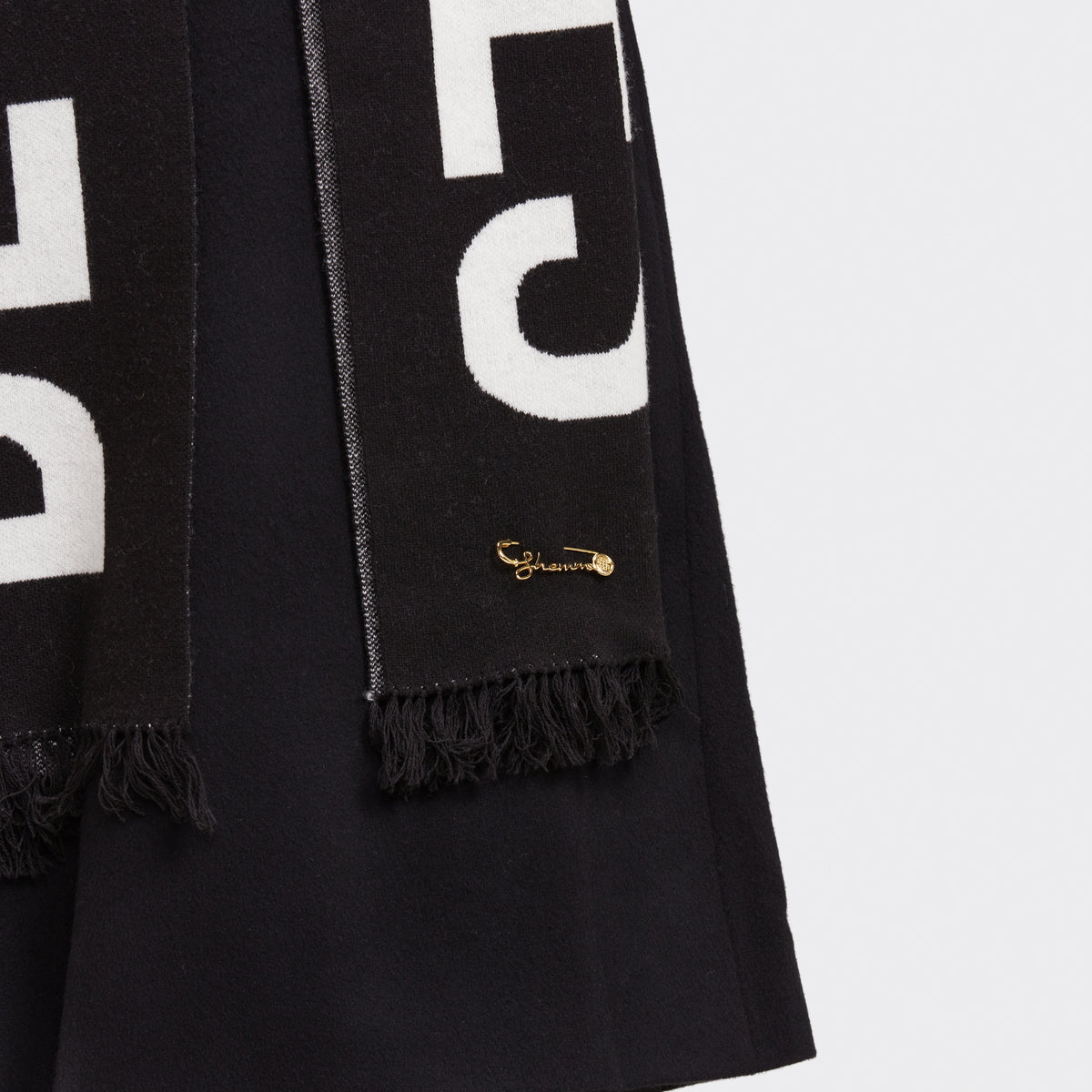 BEYOND THE LINES SCARF - BLACK