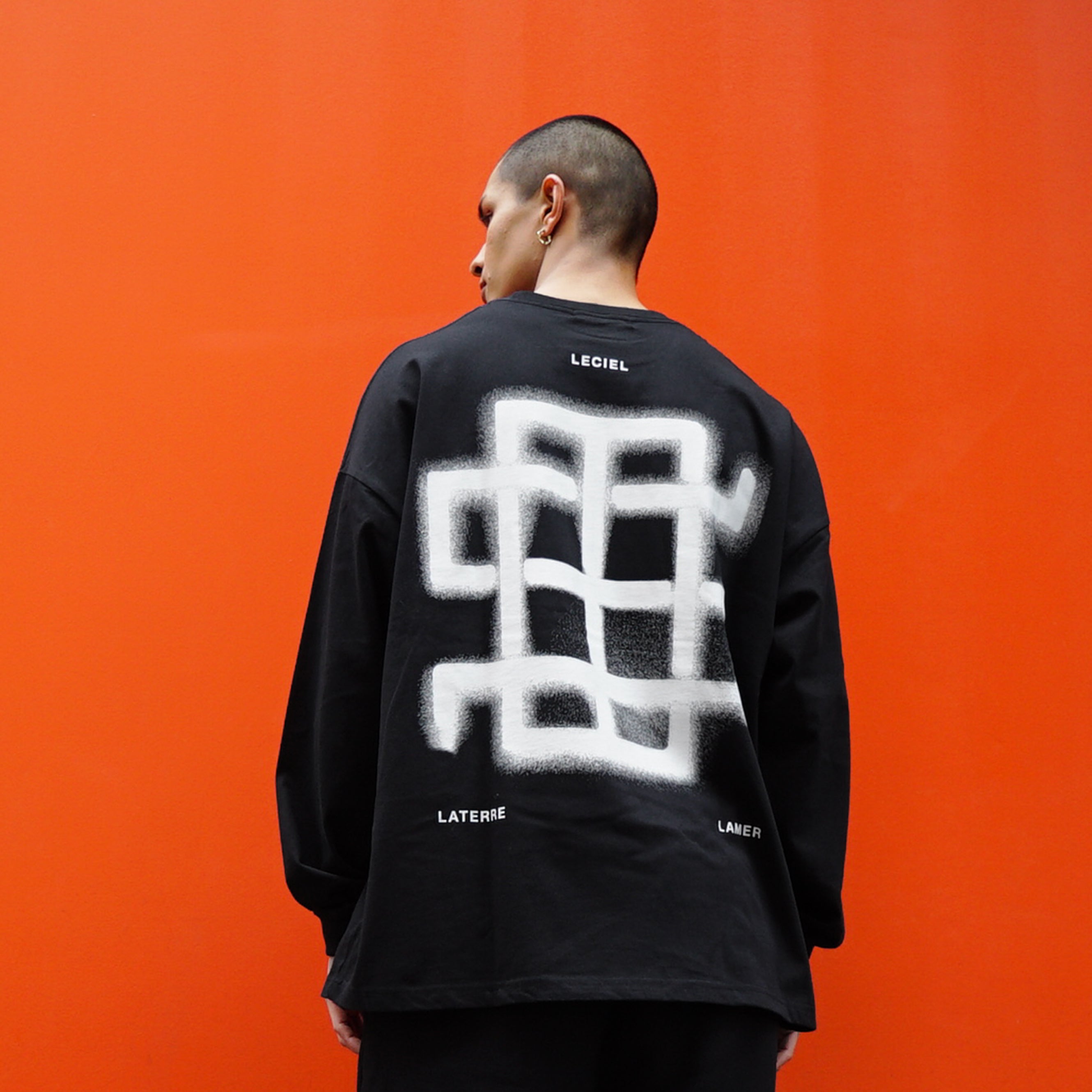 SPRAYED MONOGRAM LS TEE - Black