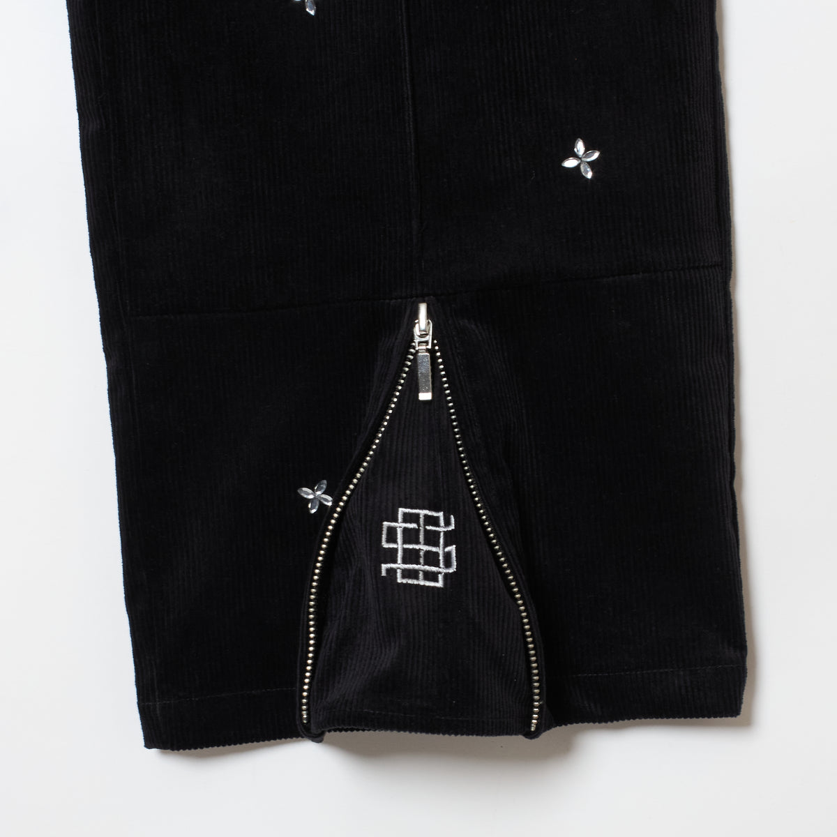 EMBELLISHED ZIP CORDUROY PANTS - BLACK